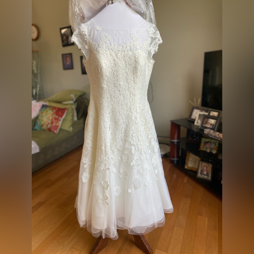 Oleg Cassini Bridal Dress (Pre-owned)